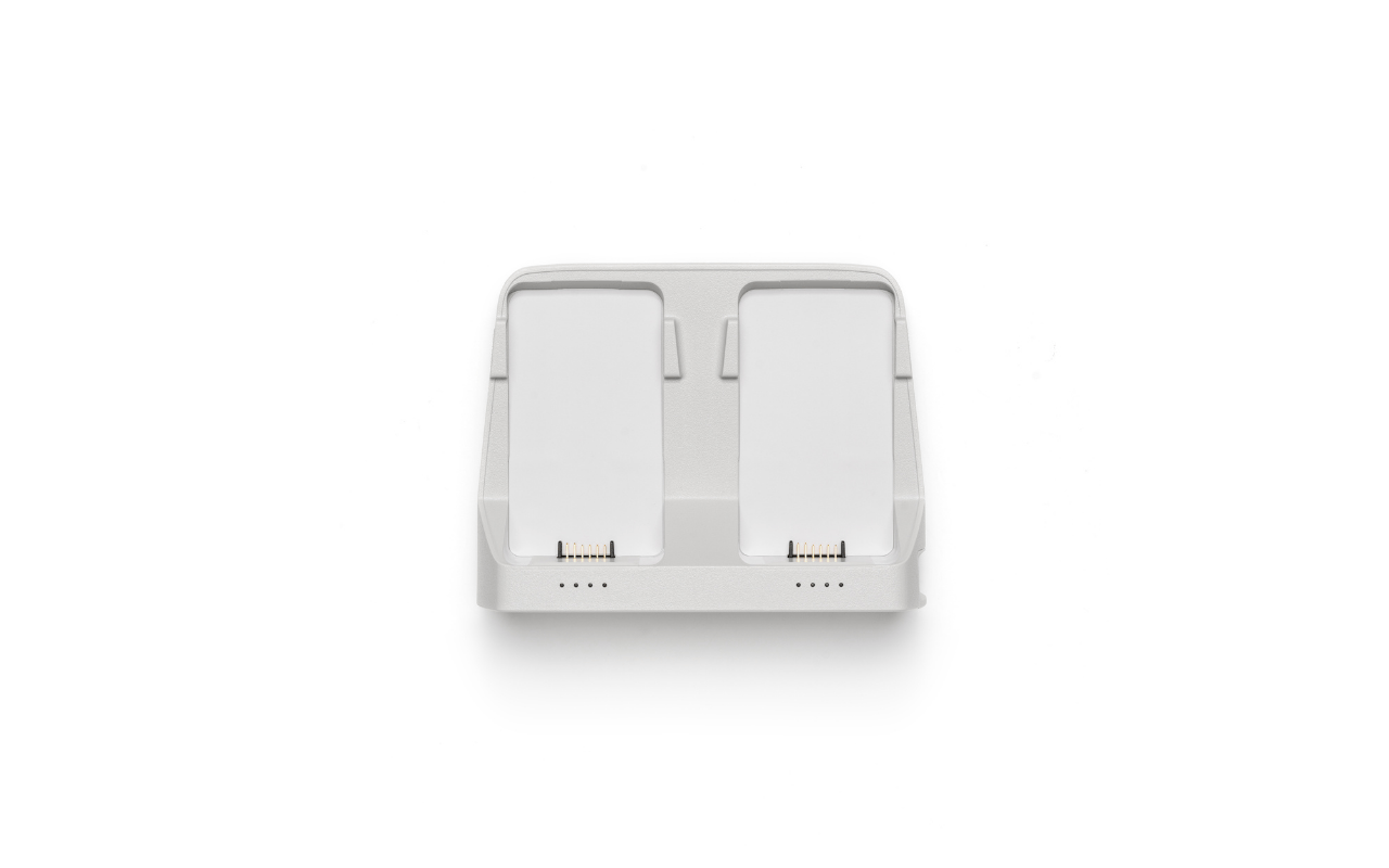 Auf dem Bild ist der DJI Flip Parallel Charging Hub seitlich zu sehen. 