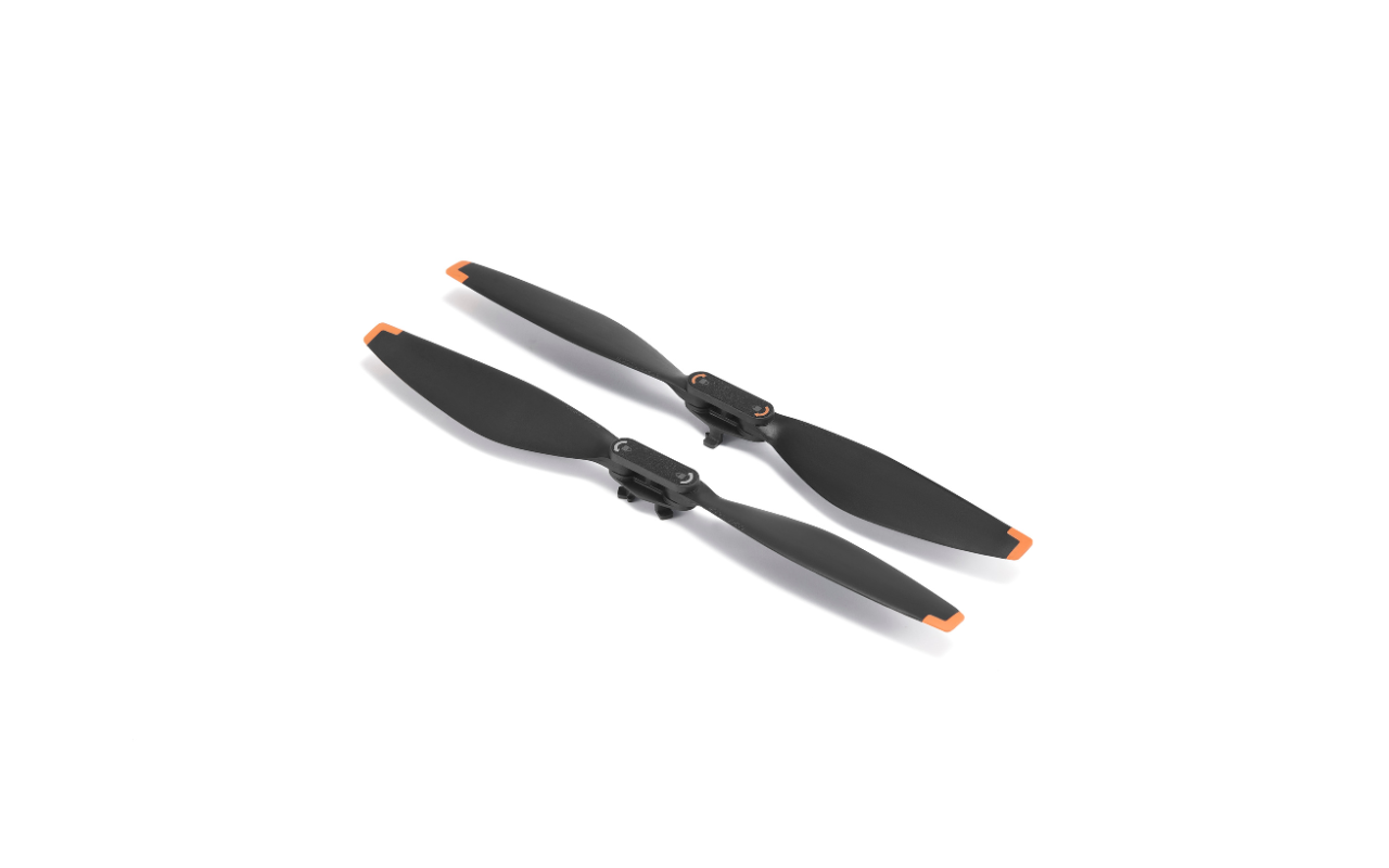 Auf dem Bild ist ein DJI Mini 5 Pro Propeller Paar zu sehen. 