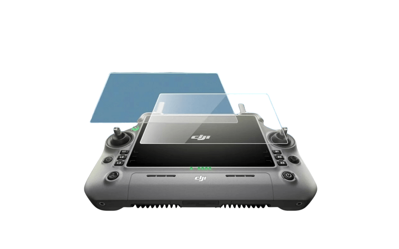 Auf dem Foto ist ein DJI RC Plus 2 Controller mit Displayschutz zu sehen.  